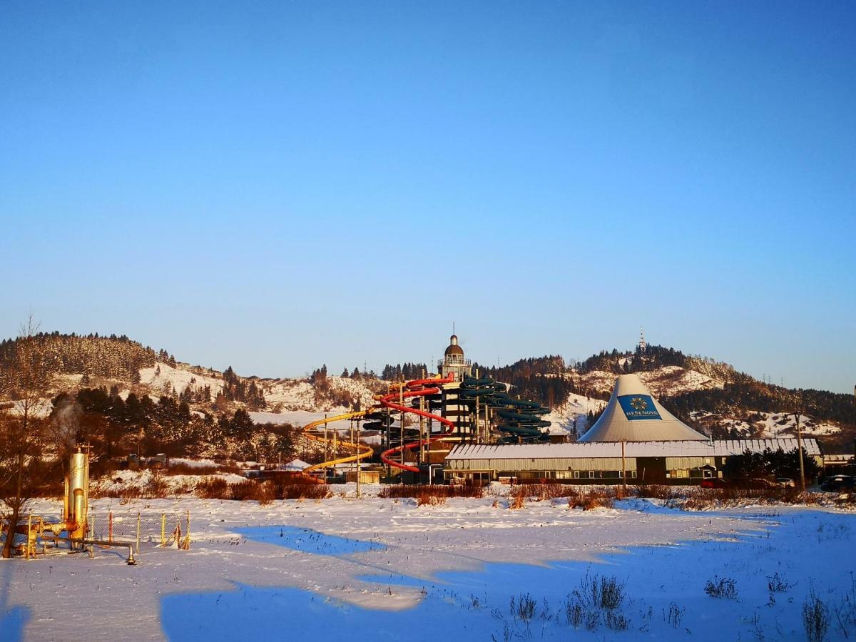 Vcielka Appartement Bešeňová Buitenkant foto