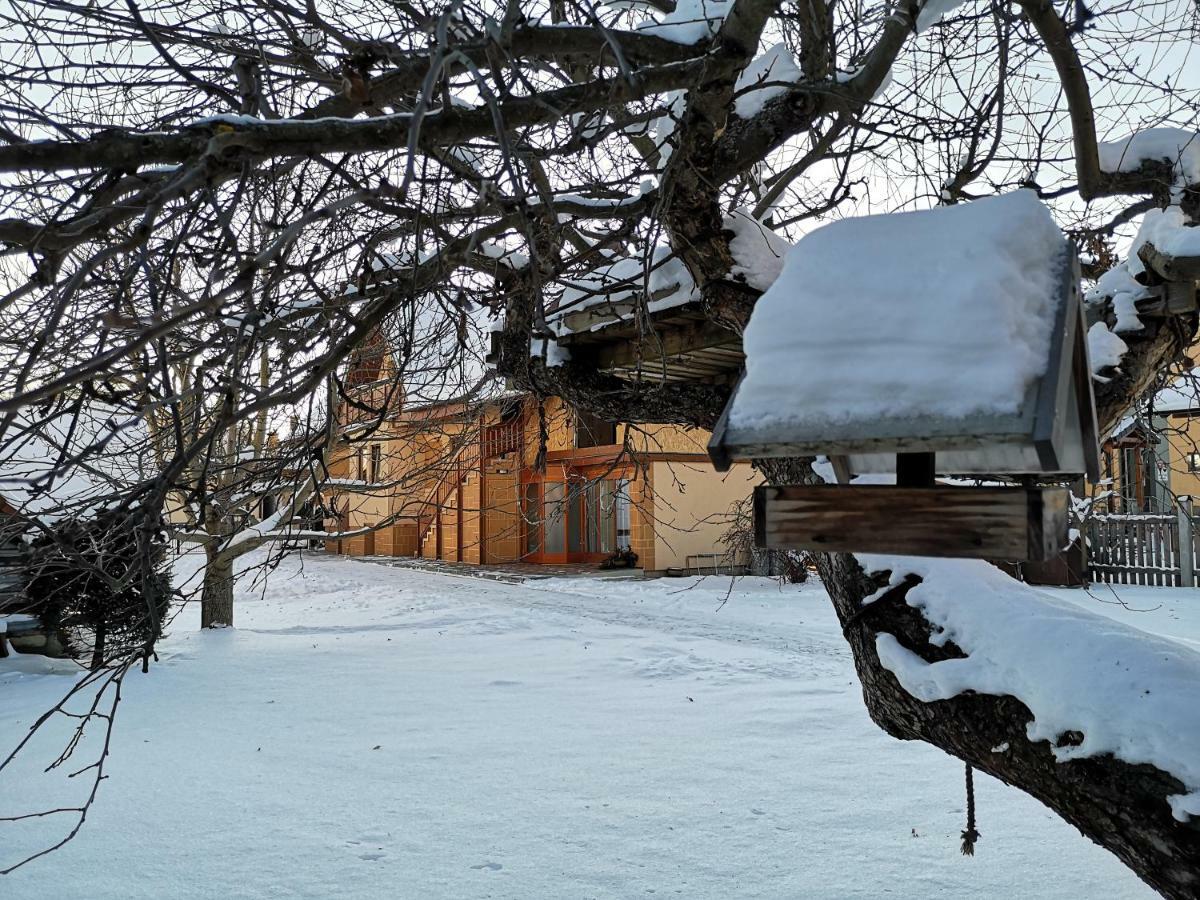 Vcielka Appartement Bešeňová Buitenkant foto