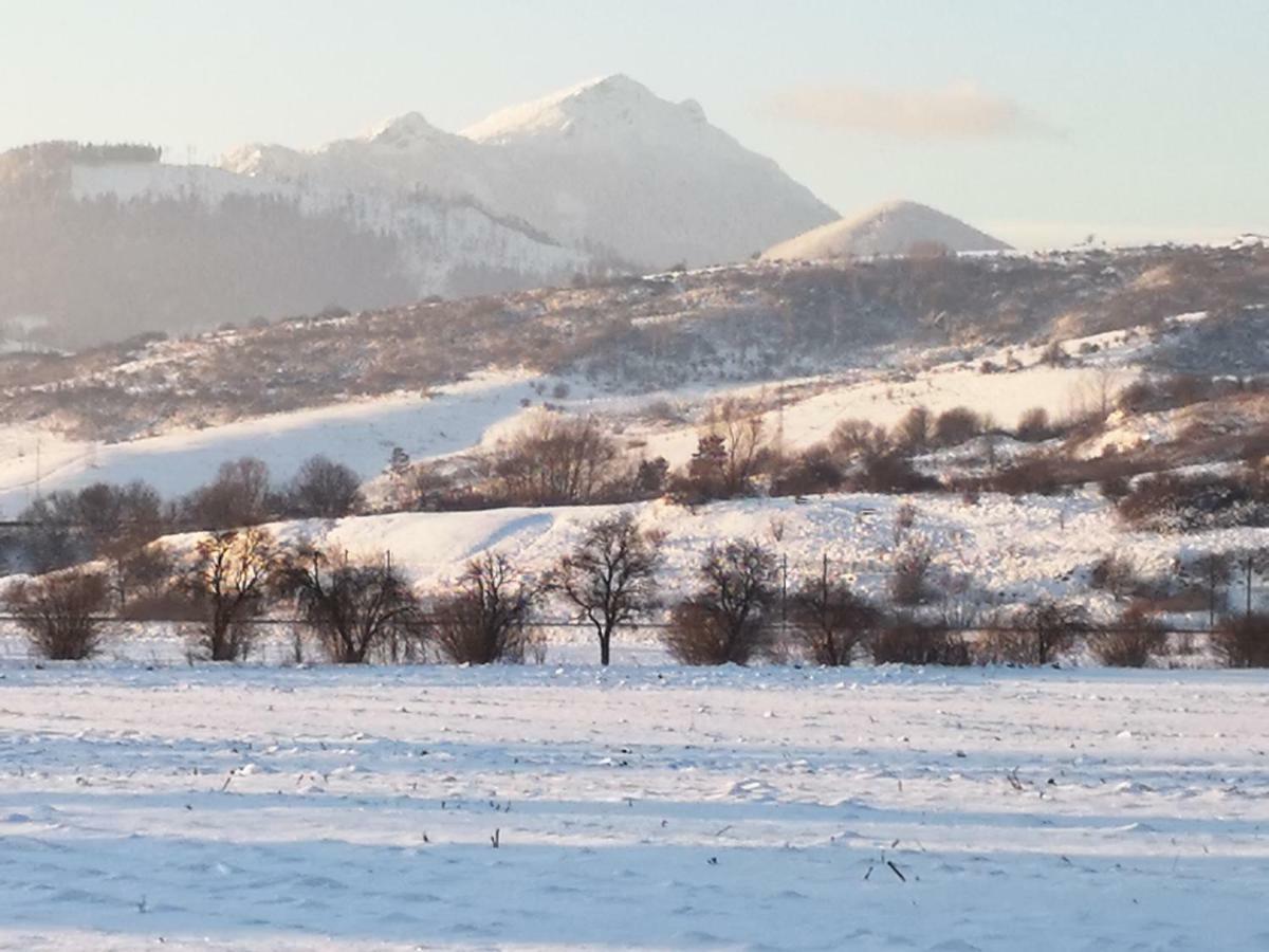 Vcielka Appartement Bešeňová Buitenkant foto