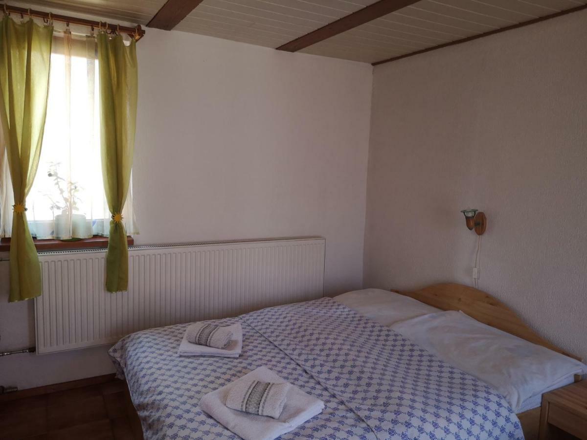 Vcielka Appartement Bešeňová Buitenkant foto