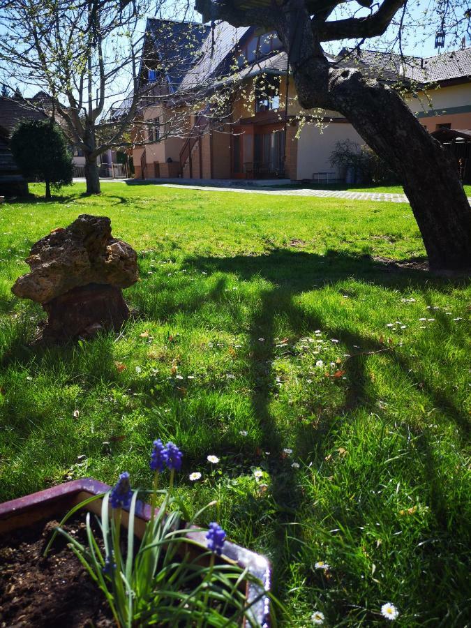 Vcielka Appartement Bešeňová Buitenkant foto